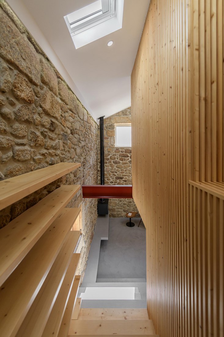 从旧社区烤炉改造的当代乡村住宅丨葡萄牙丨HBG Architects-45