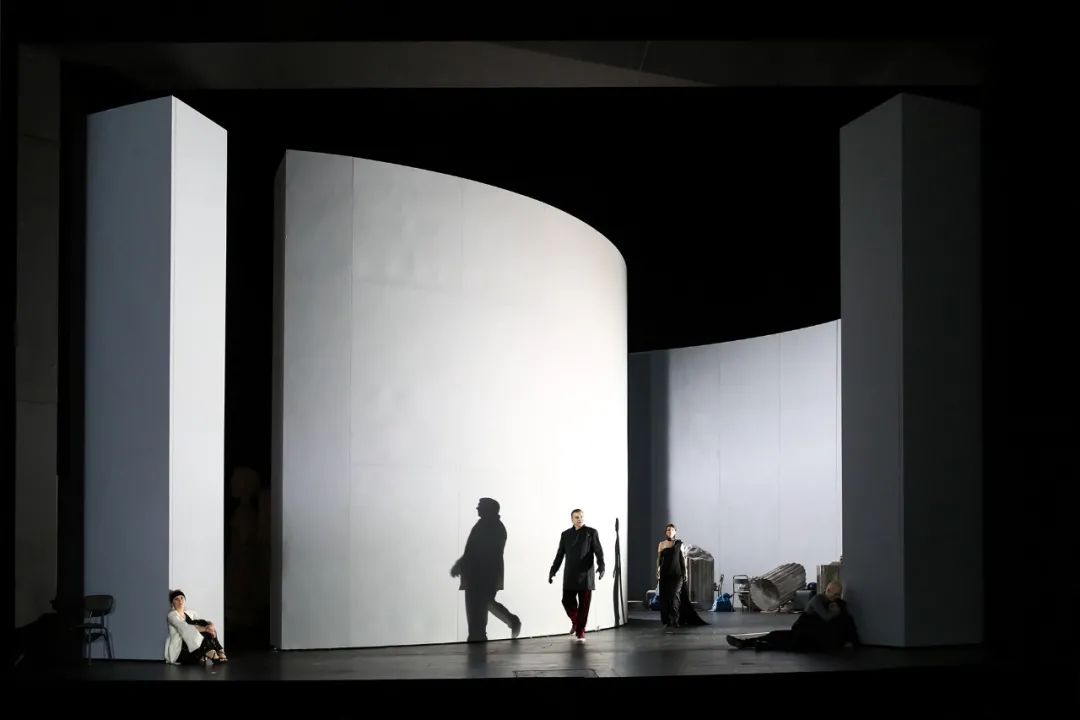 舞台魔法师 | 塞巴斯蒂安·汉纳克的震撼空间美学-46