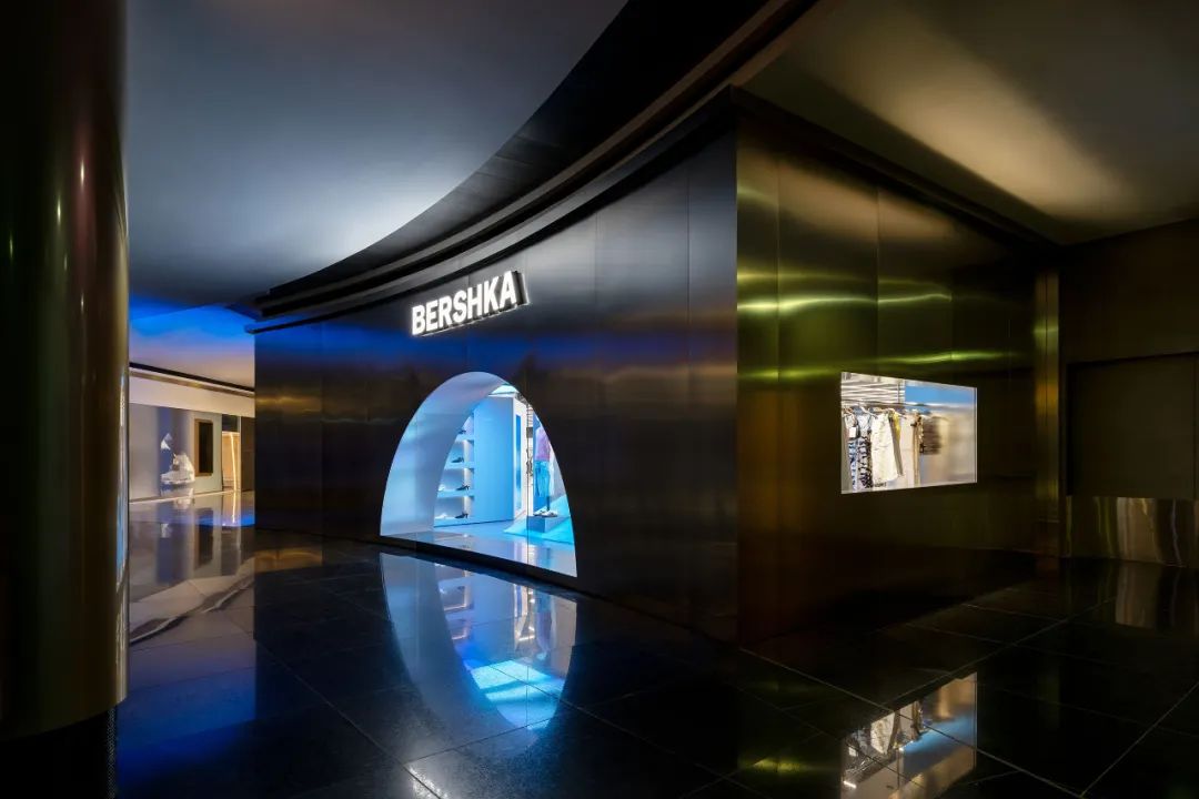 Bershka 西班牙新店室内设计丨西班牙巴伦西亚丨OMA 建筑工作室-0