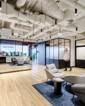 波兰华沙 Bird&Bird 律所办公空间设计丨Workplace