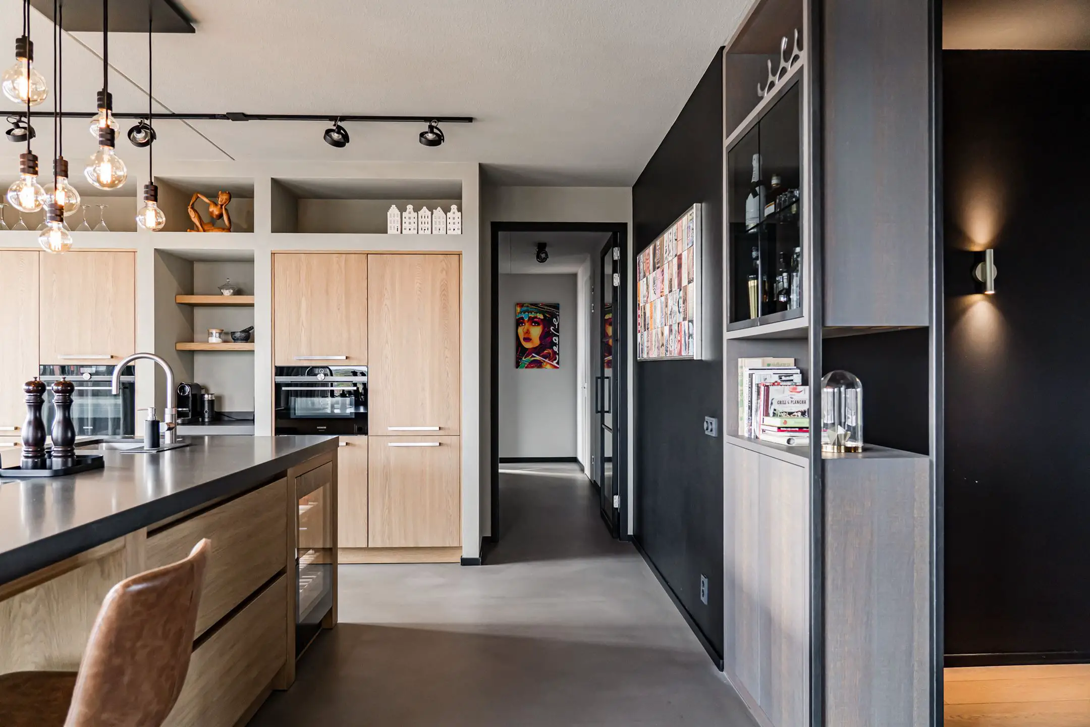 荷兰黑顶时尚公寓的惊艳设计-11