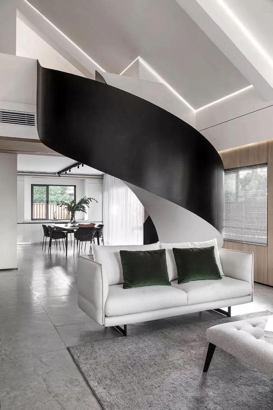 极简高级的白,连结体验世界的桥-125