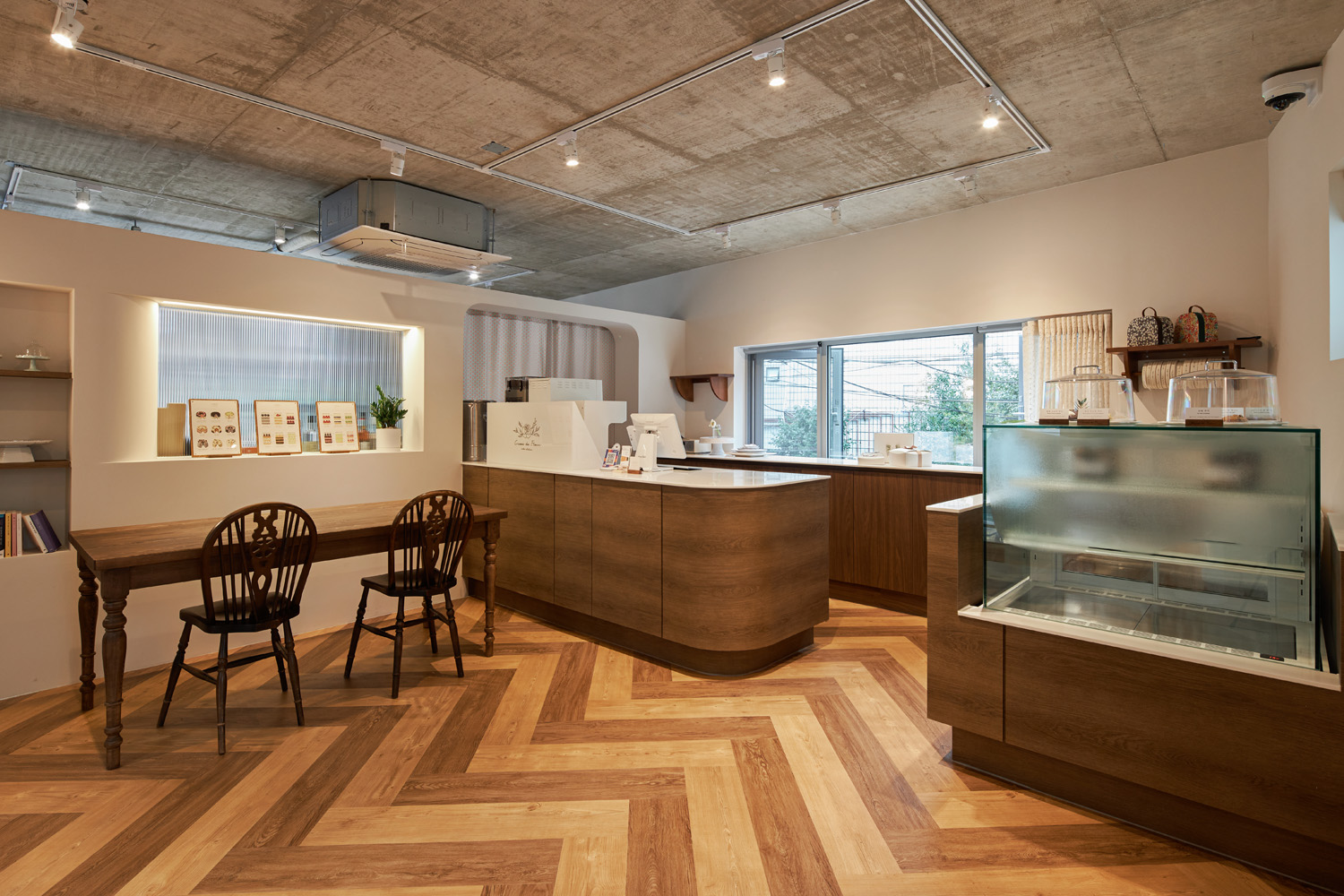 温馨 20 平米蛋糕店，打造甜蜜空间-2