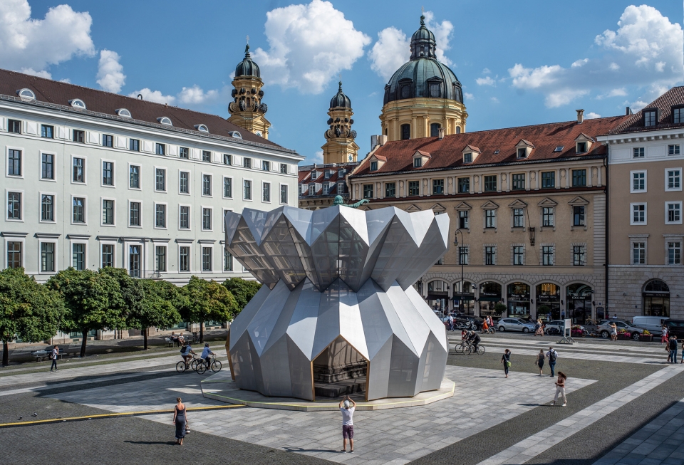 《无论如何,我将与你同在》·融入公共空间的艺术品-4