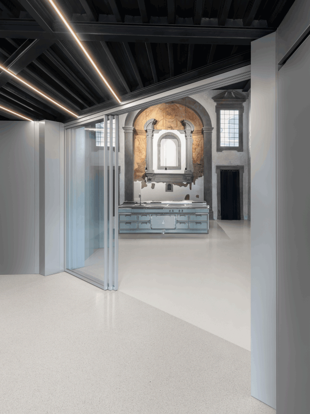 意式风情与现代技术交融的 Officine Gullo 厨房-21