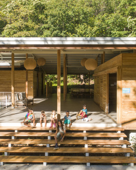 Casa de las Estrellas Waldorf School / Salagnac Arquitectos