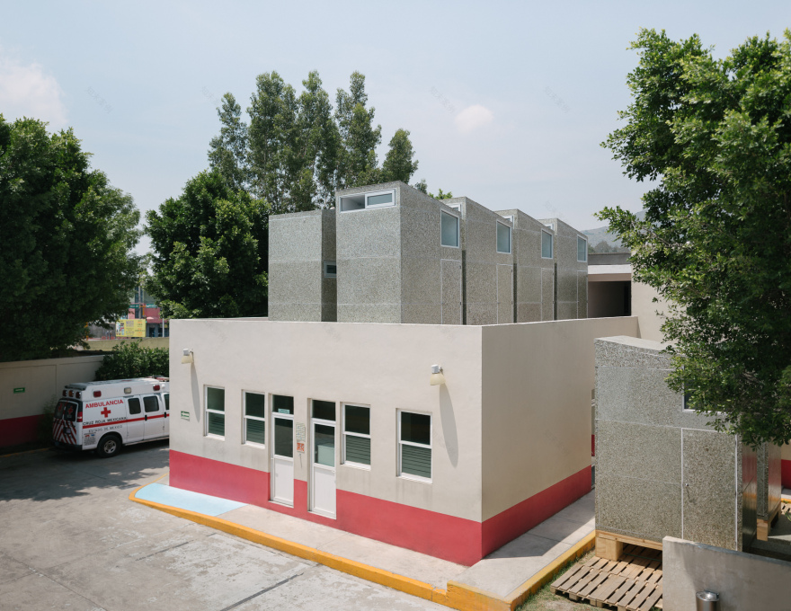 Temporary Pavilion for Healthcare Workers / Revolution-36