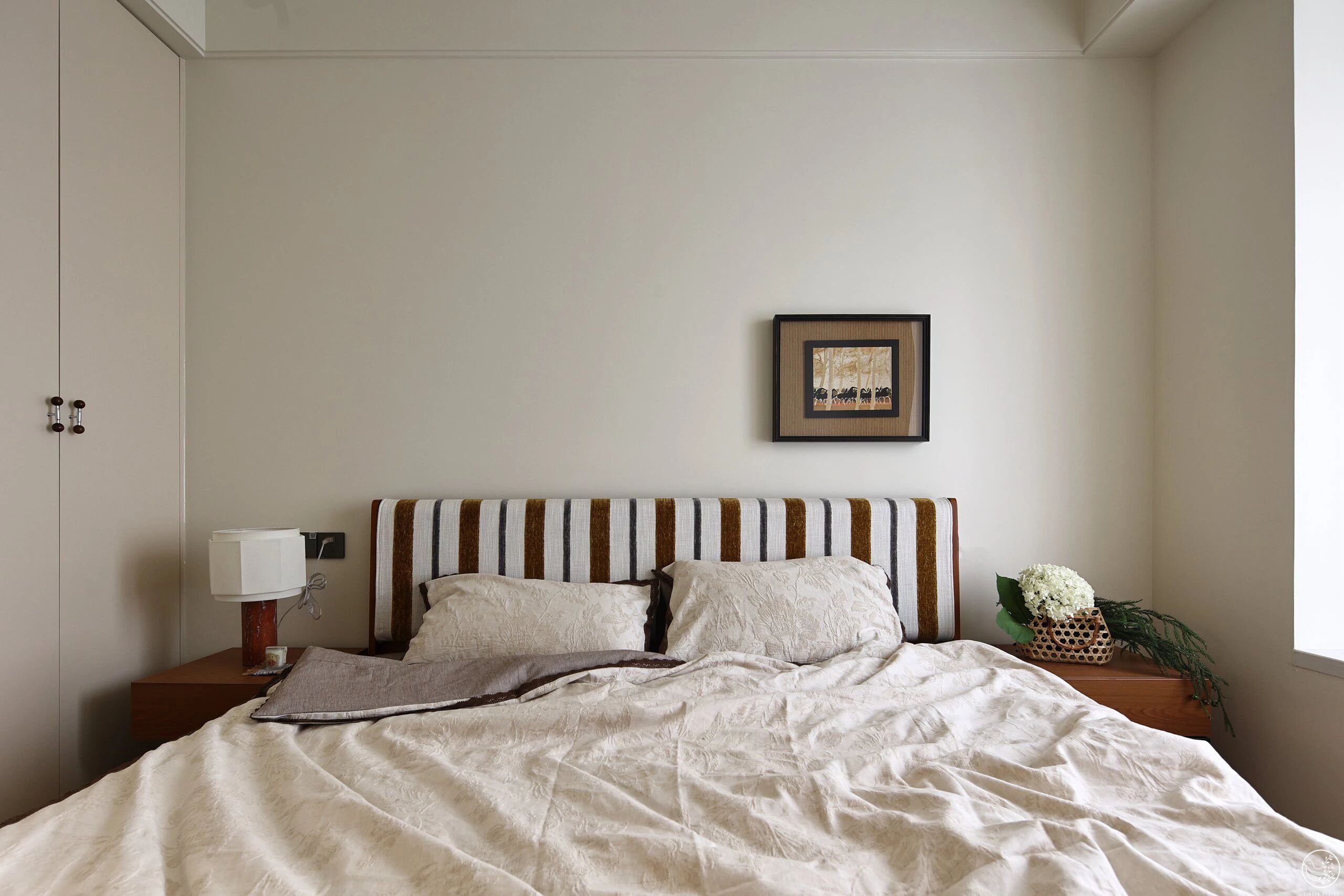 复古且时髦，在松弛与精致之间游刃有余-63