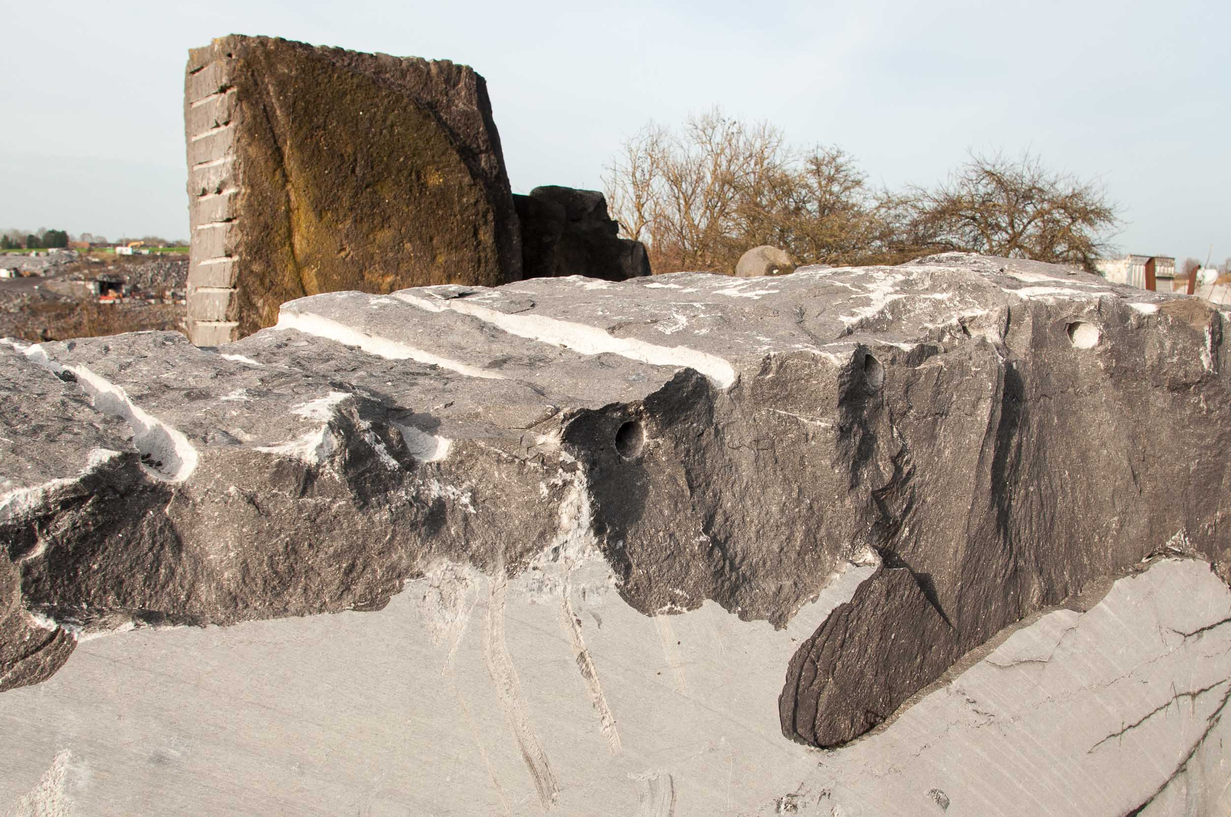采石场·朱利安·卡雷德罗

注：Julien Carretero 一般是人名，按常见音译规则翻译为朱利安·卡雷德罗；Quarry 常见释义为采石场，若此处有特定含义，但因缺乏更多背景信息暂按常见义翻译 丨比利时埃诺-42