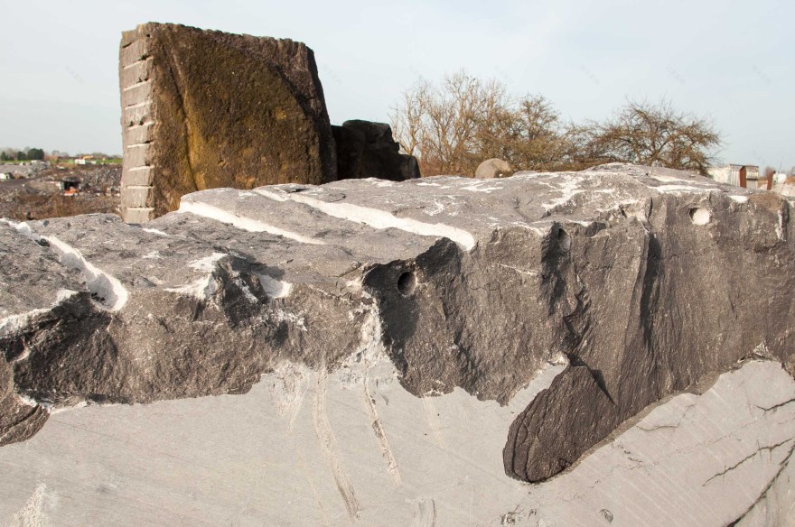 采石场·朱利安·卡雷德罗
注:Julien Carretero 一般是人名,按常见音译规则翻译为朱利安·卡雷德罗;Quarry 常见释义为采石场,若此处有特定含义,但因缺乏更多背景信息暂按常见义翻译 丨比利时埃诺-42