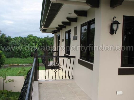 地中海风格带阁楼房屋设计项目-13