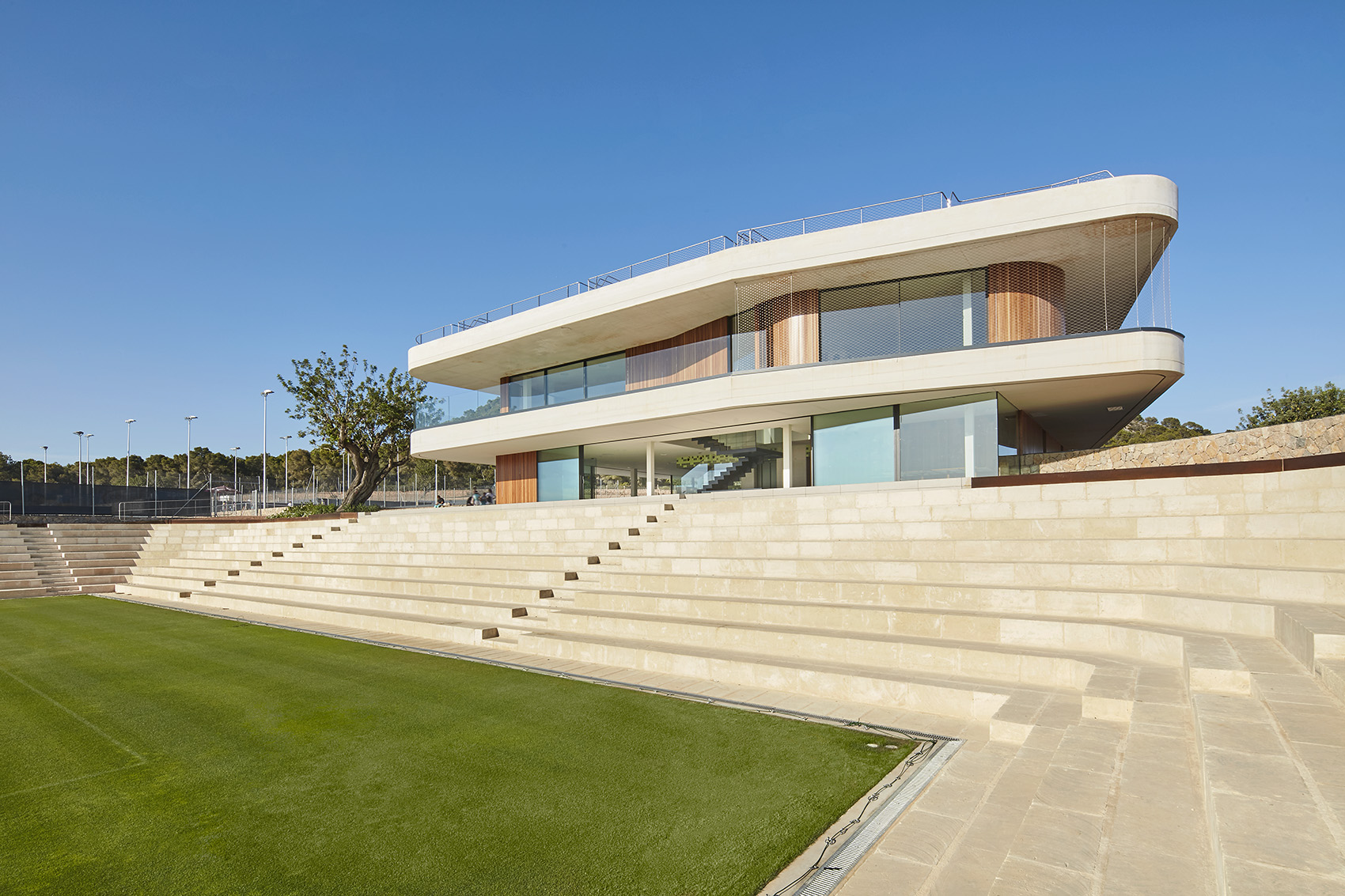 “网球梯田”,西班牙 / GRAS arquitectos-8