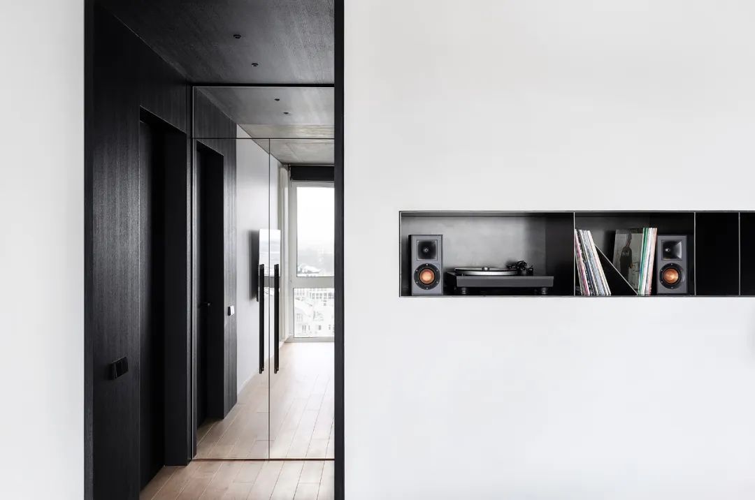100㎡上下两层住宅，音乐元素串起白与黑、精致与粗犷  ATER ARCHITECTS-38