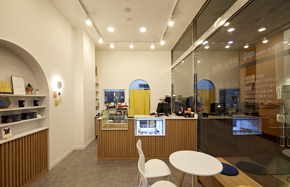 夏日甜蜜糖果店 | 温馨白色&木质元素，打造 10 平米可爱点心空间-2