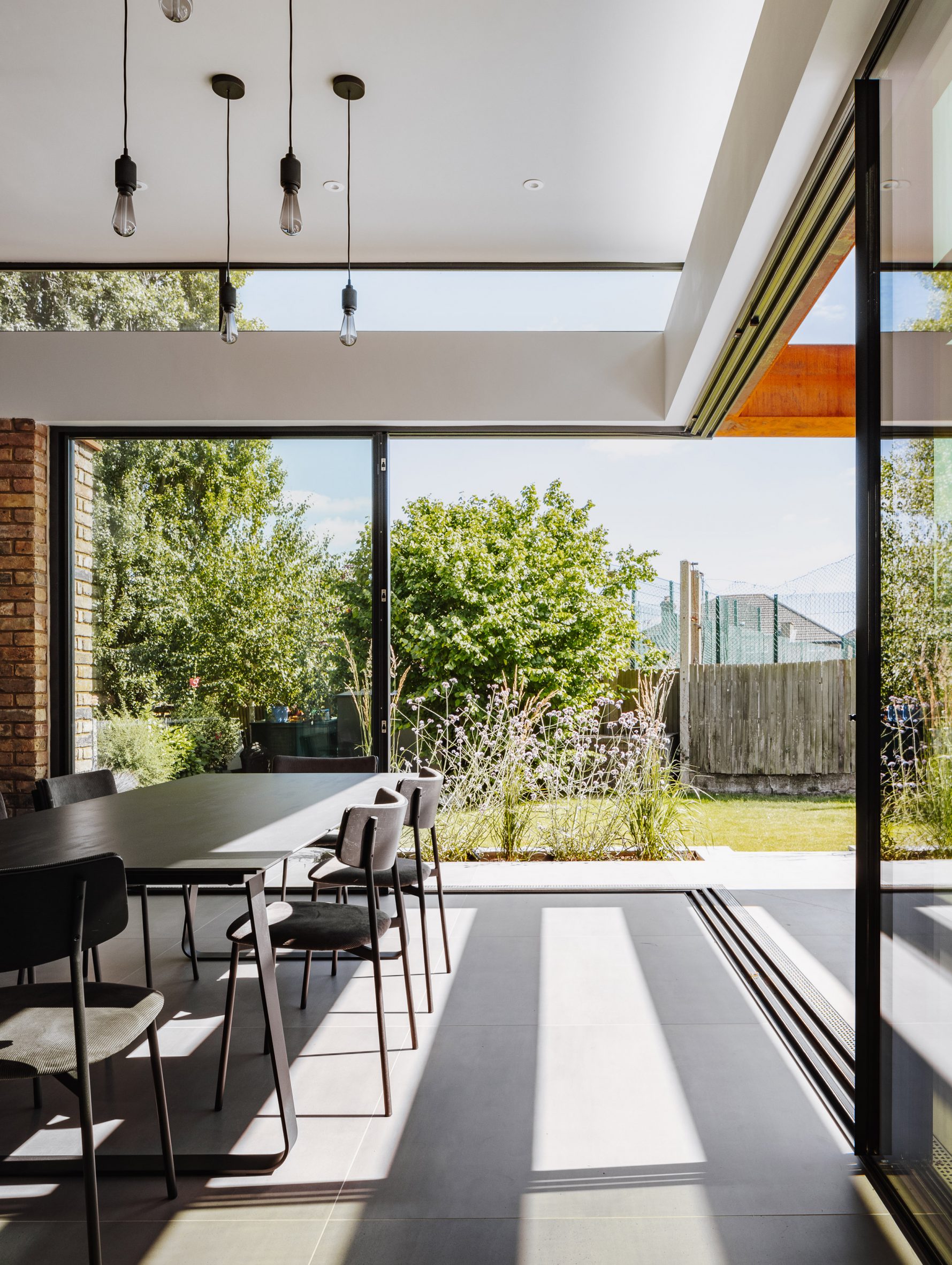 伦敦 Weathered House | Selencky Parsons 打造轻盈钢架玻璃扩展-11