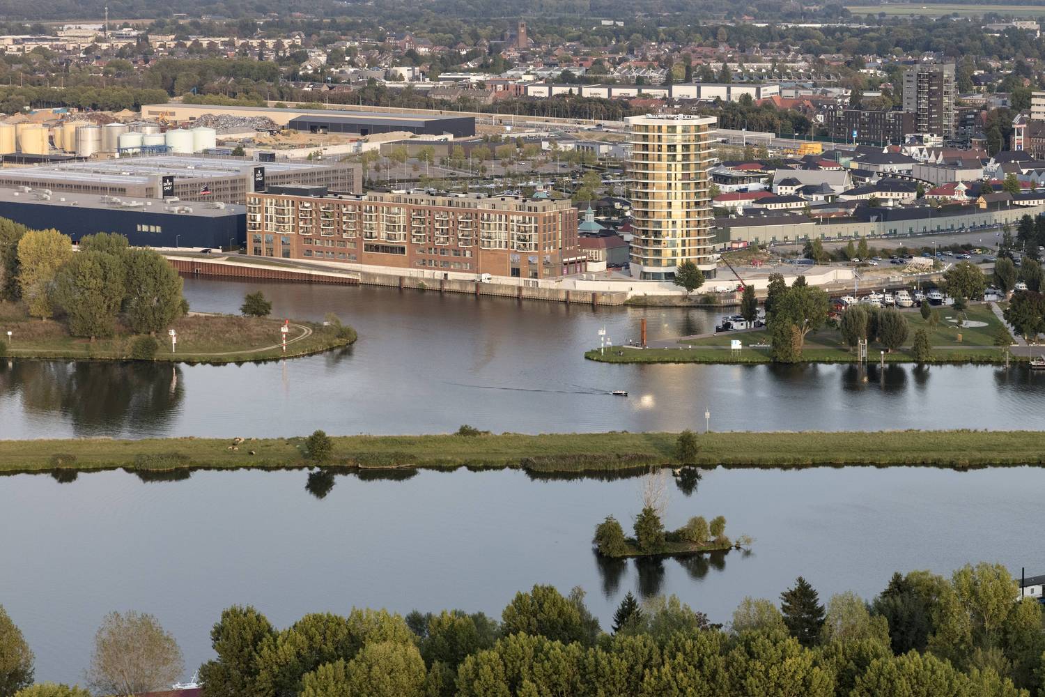 荷兰曼哈顿城市住宅大楼丨Kern Architecten-34