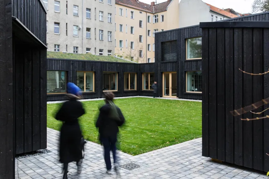 柏林旧锁匠铺改造丨德国柏林丨艺术家和创意人士团体-5