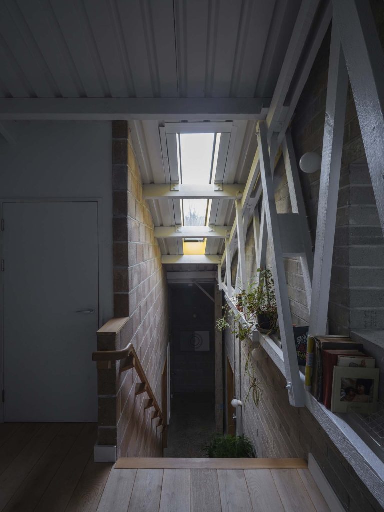 英国德文郡牛棚改造住宅及工作室丨David Kohn Architects-7