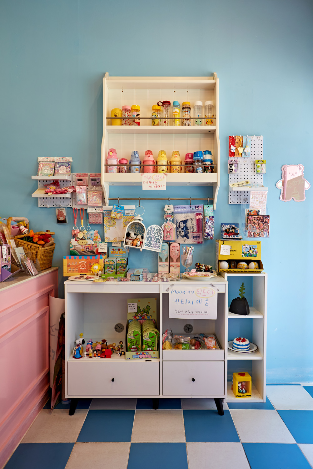 粉色梦幻 | 韩国设计师打造 10 平米迷你咖啡厅-14