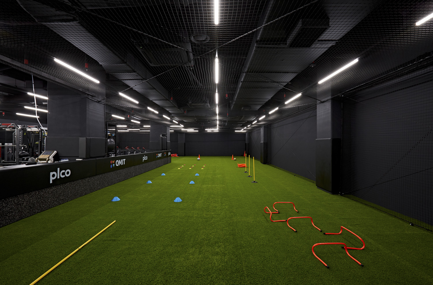 简约时尚的 120 平足球康复运动中心设计-3