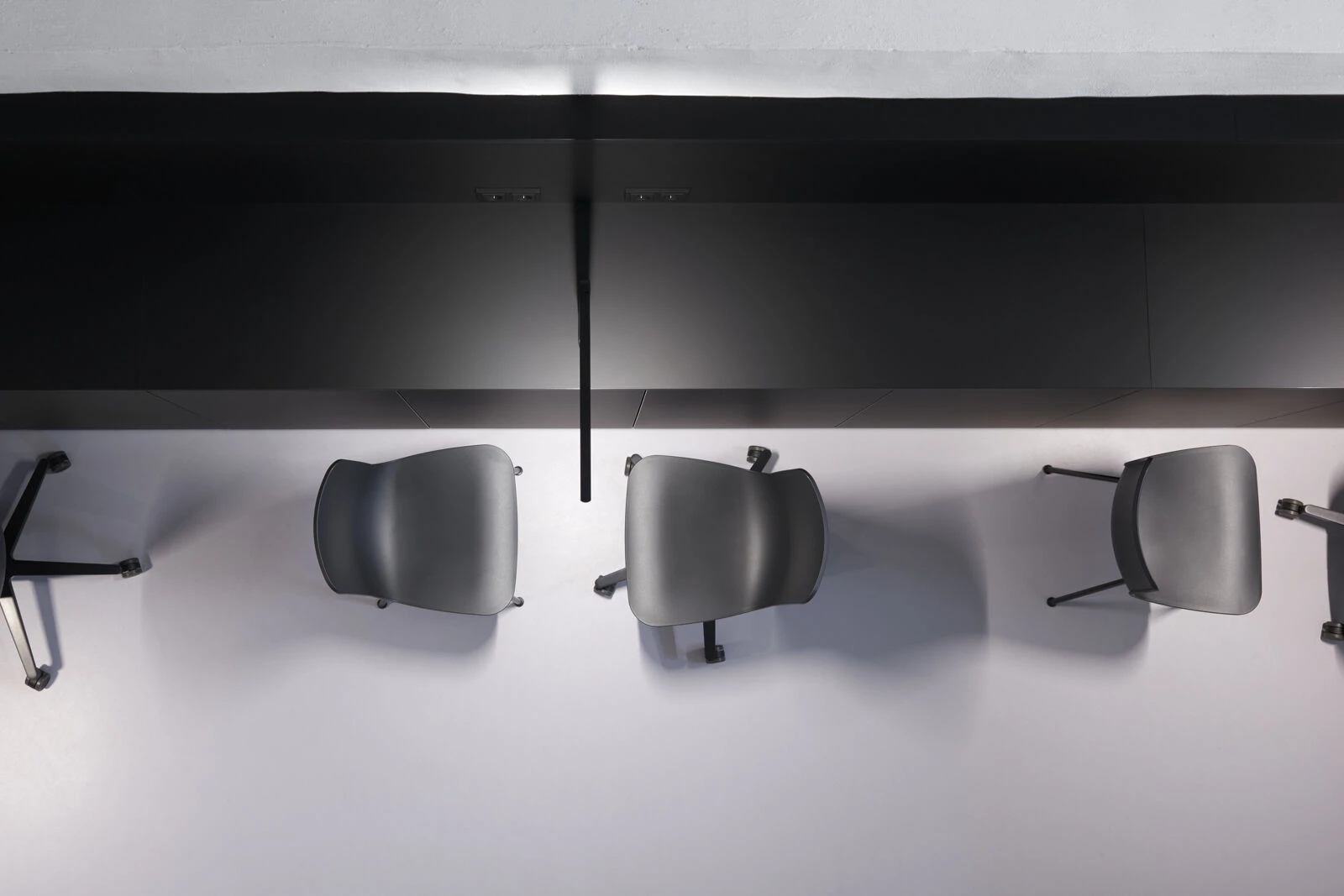 德国古老建筑中的现代纹身工作室-15