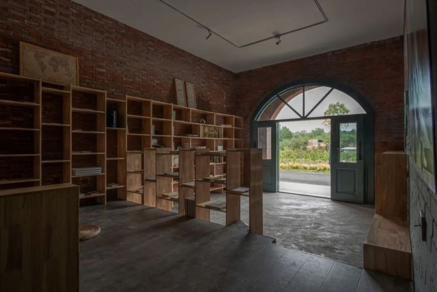 李子沟村的红砖自然礼堂-93