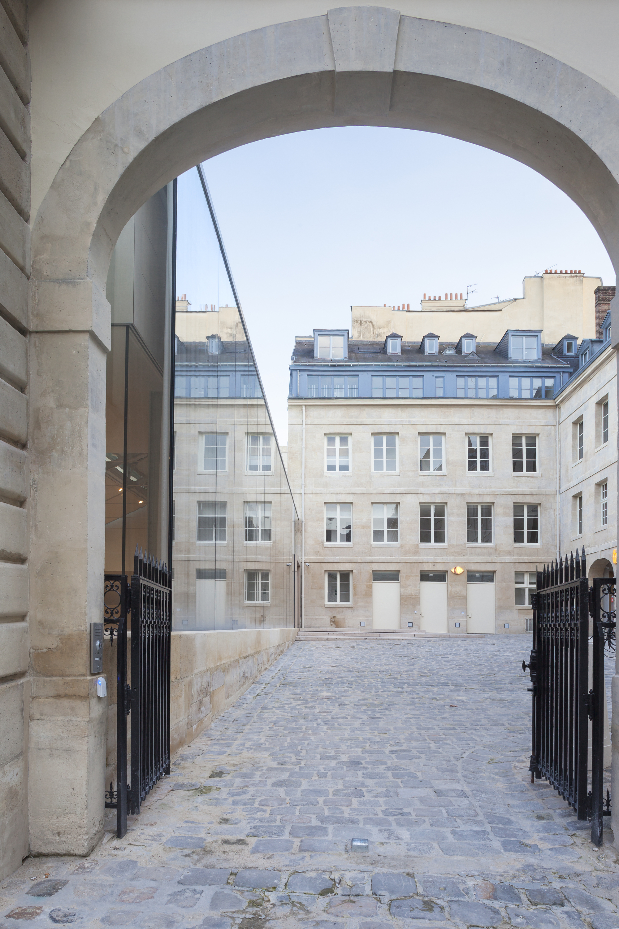 Institut de France Auditorium / Atelier Marc Barani-46
