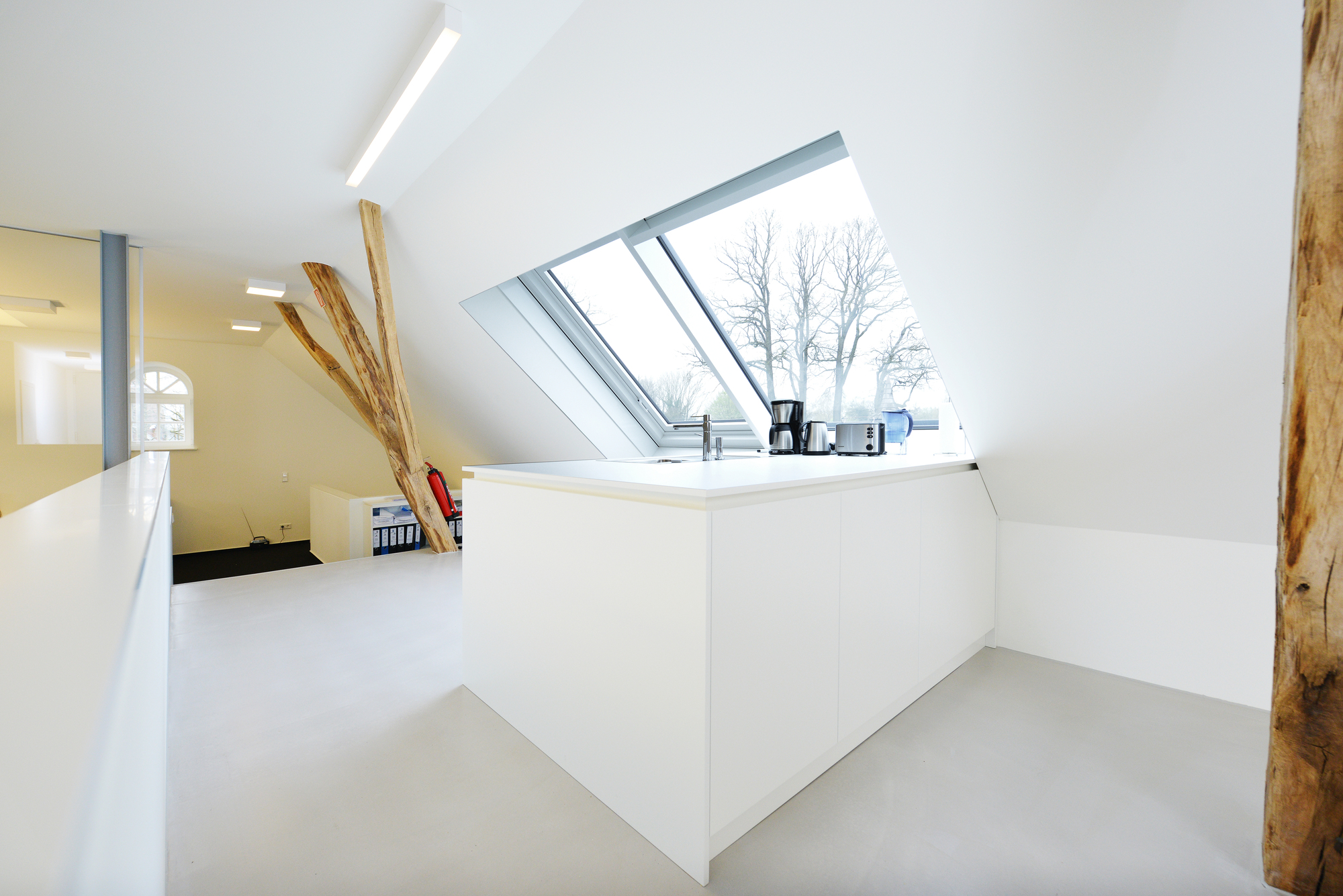 德国服装设计公司仓库改造 展现木梁雕塑之美-35