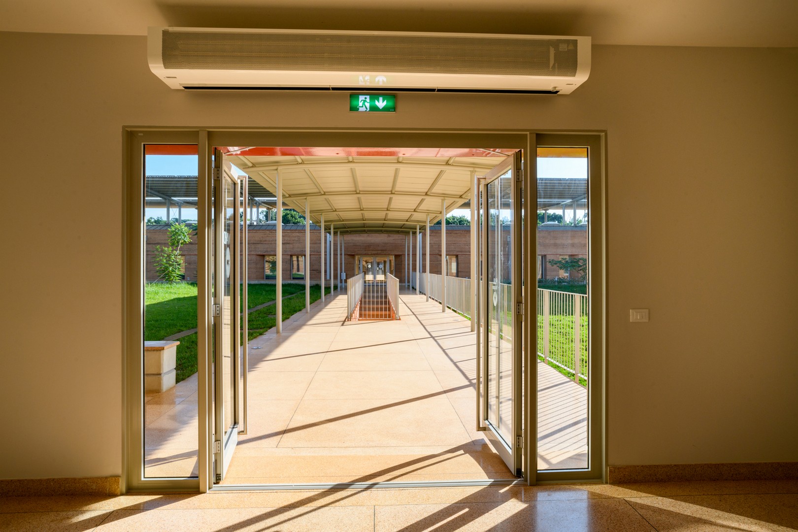 乌干达儿科手术卓越中心丨伦佐·皮亚诺建筑工作室,TAMassociati工作室-31