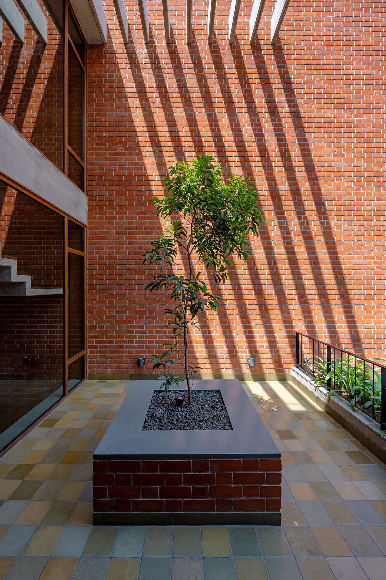 Vadodara极简且符合Vastu原则住宅丨印度丨Traanspace的Urvi Shah-29