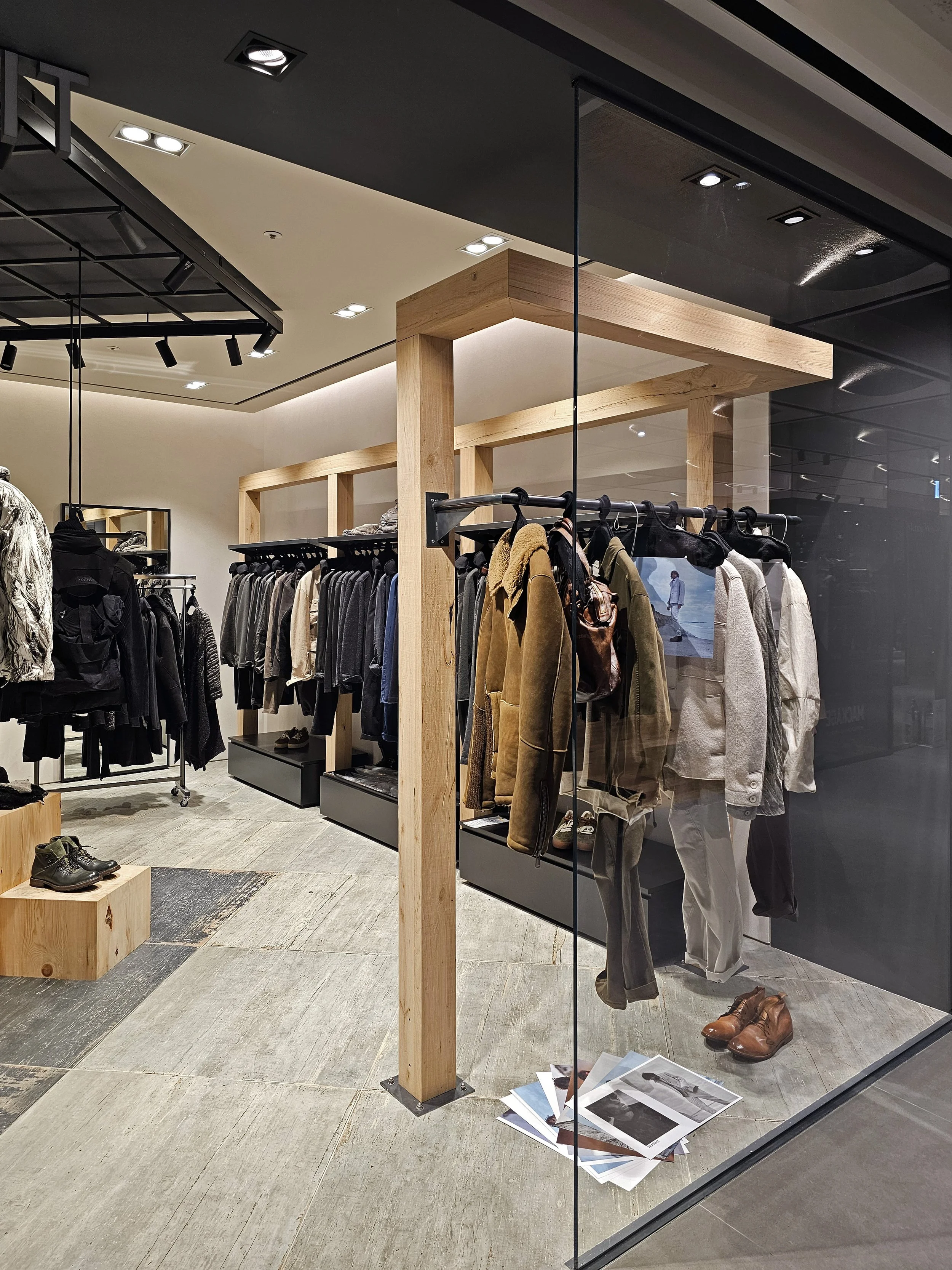transit store in galleria luxury hall west — hjl studio-27