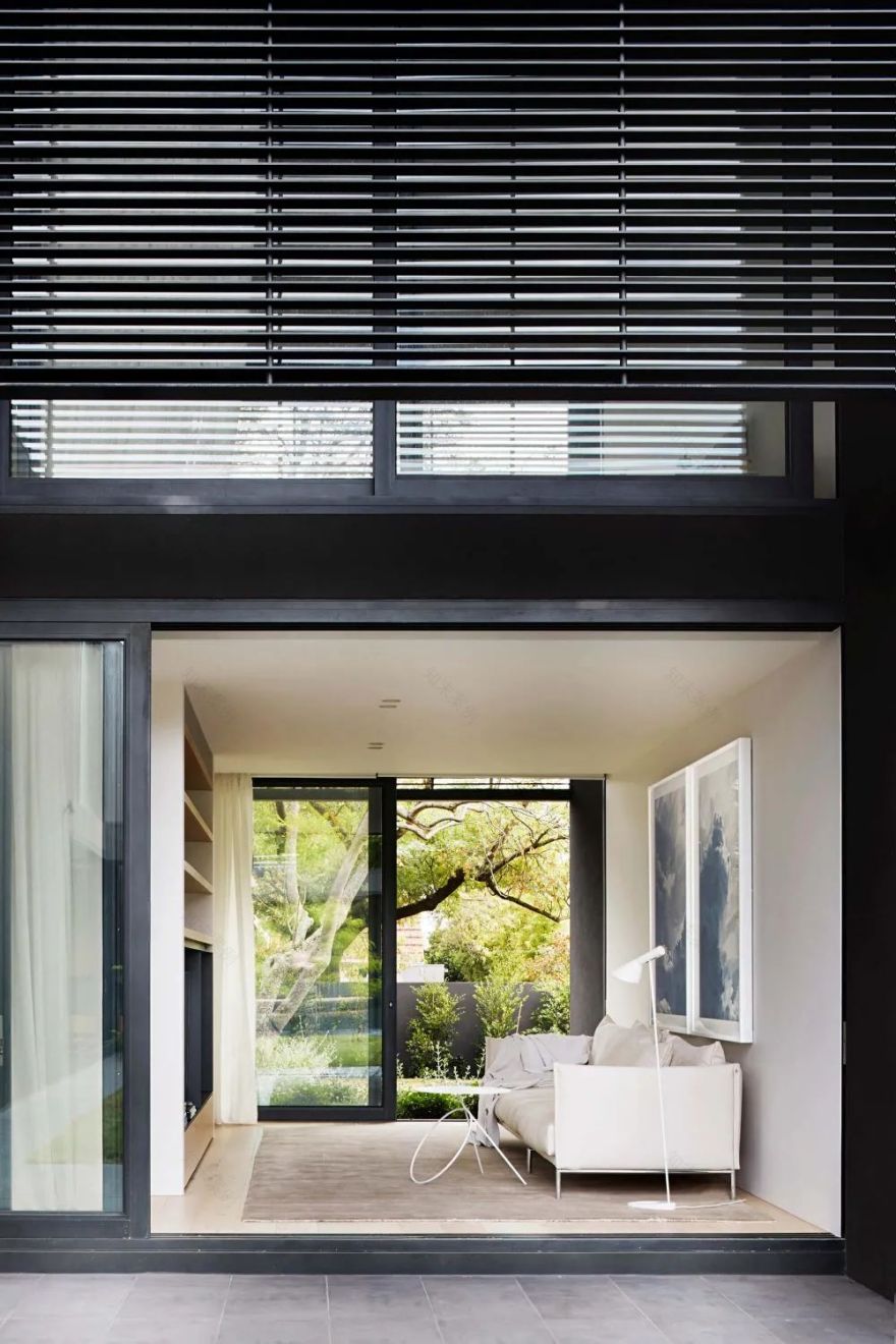 墨尔本 U 型现代别墅 | 坚固与温暖的二元探索-34