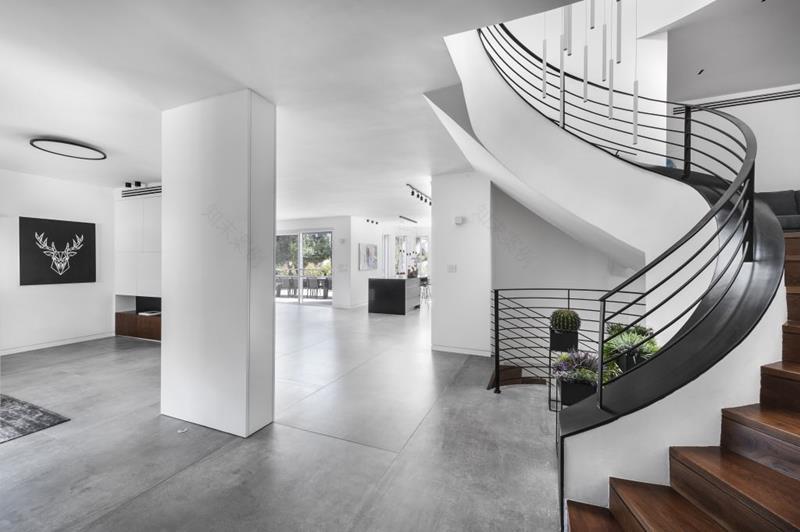 打破形式:战胜低天花板 · 建筑与住宅丨诺阿·库珀曼,建筑师约书亚·沙舒阿-26