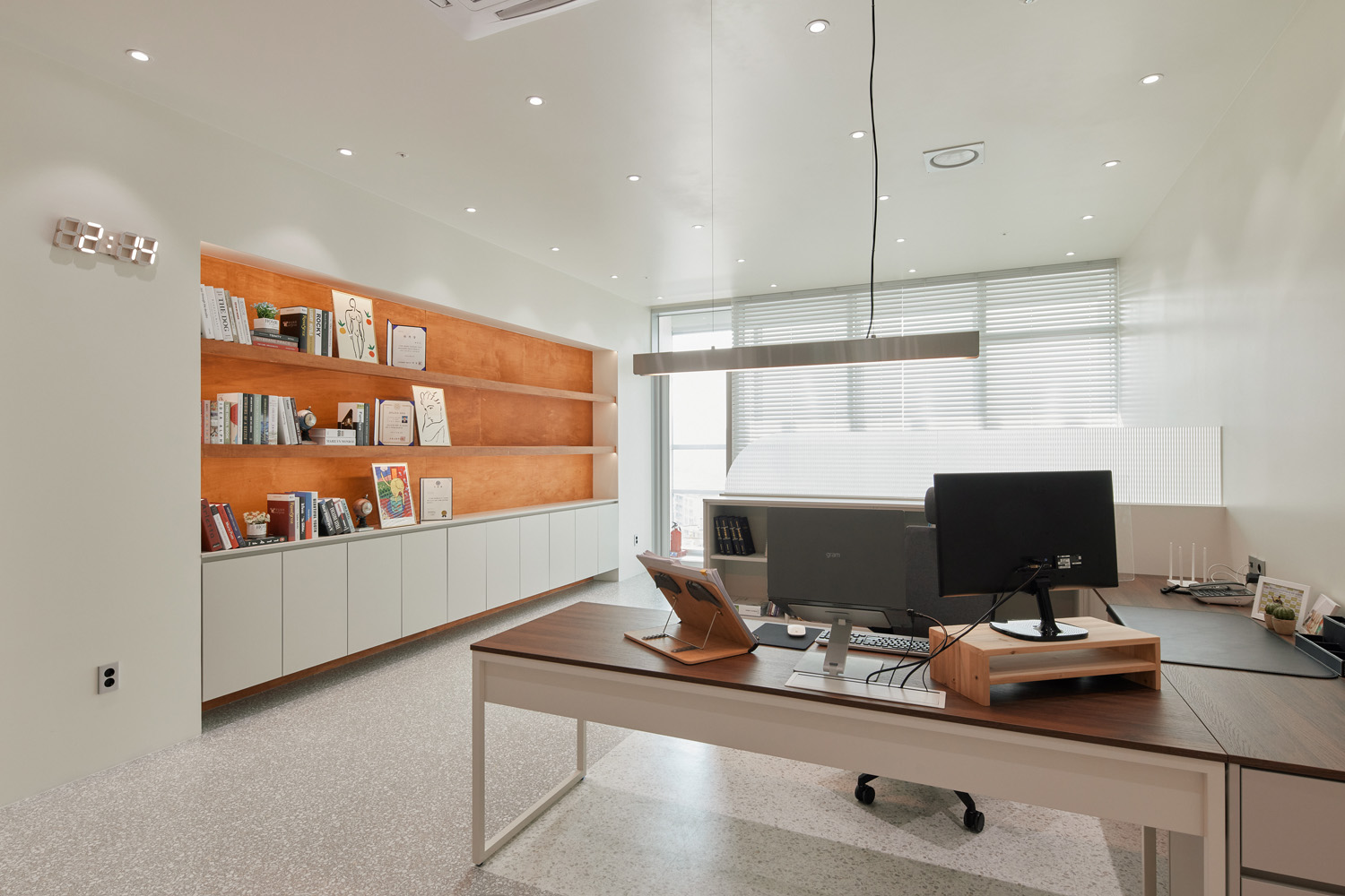 "白色极简，17 平米小空间的华丽转身"-5