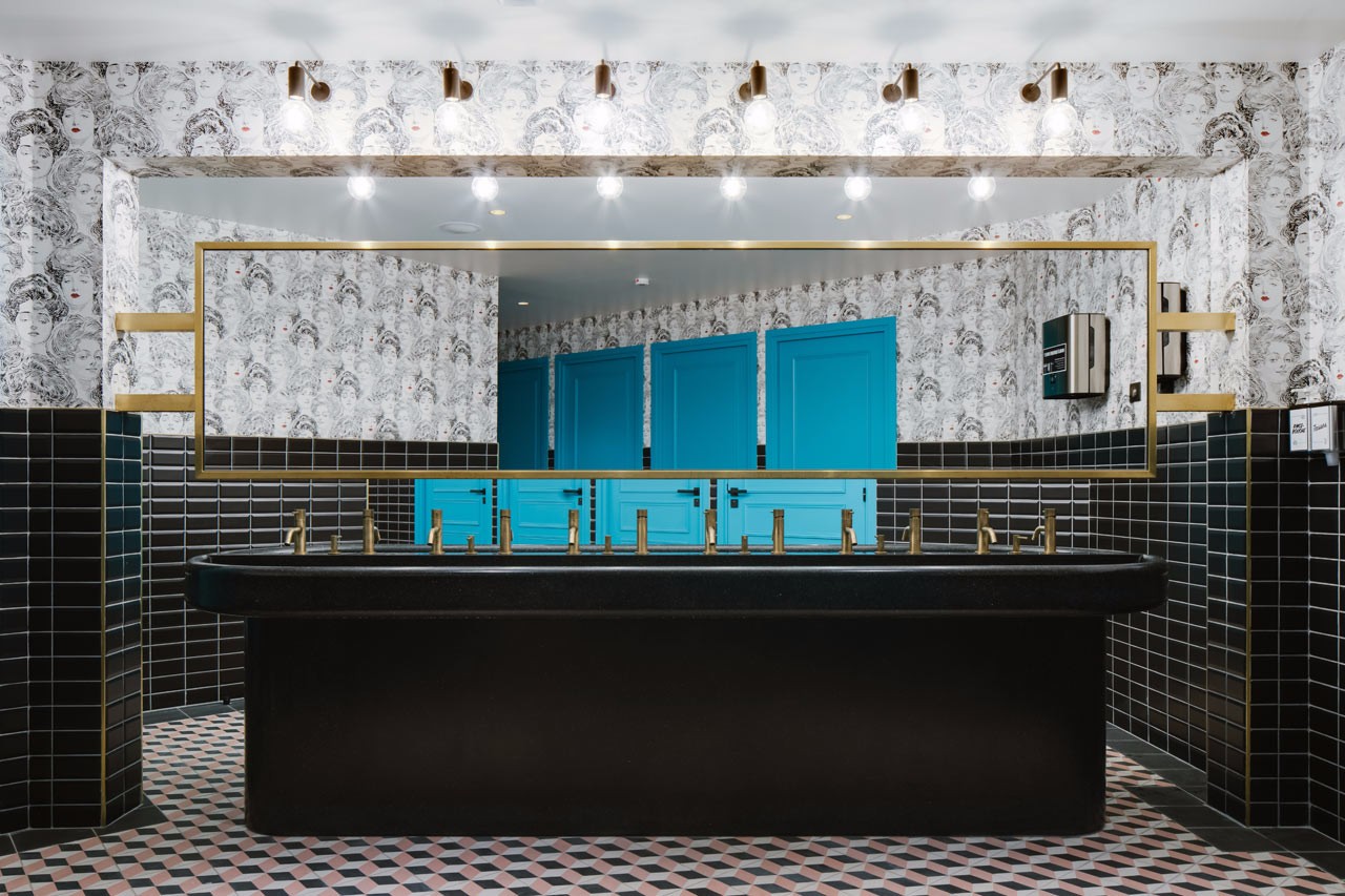 WeWork 办公室：老建筑内的华丽空间-24