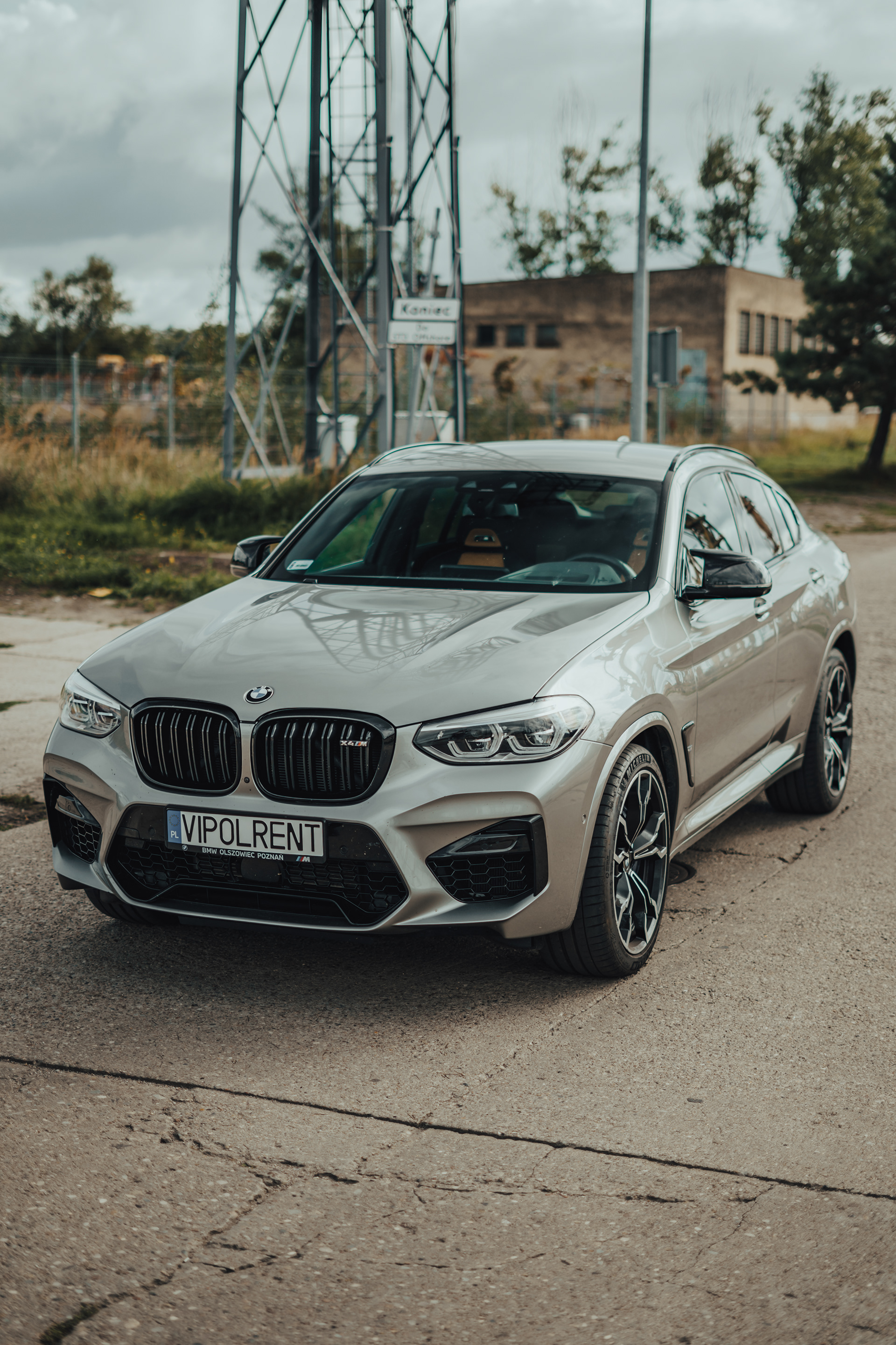 BMW X4 M Competition 汽车租赁丨Vipol Rent Cars-14