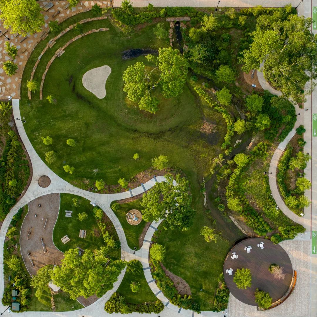 阿肯色州康威市市中心的马丁·路德·金广场丨美国丨SWA-8