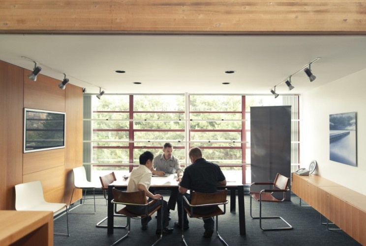 温哥华 HCMA 办公室 原木工业风 Loft 设计-4