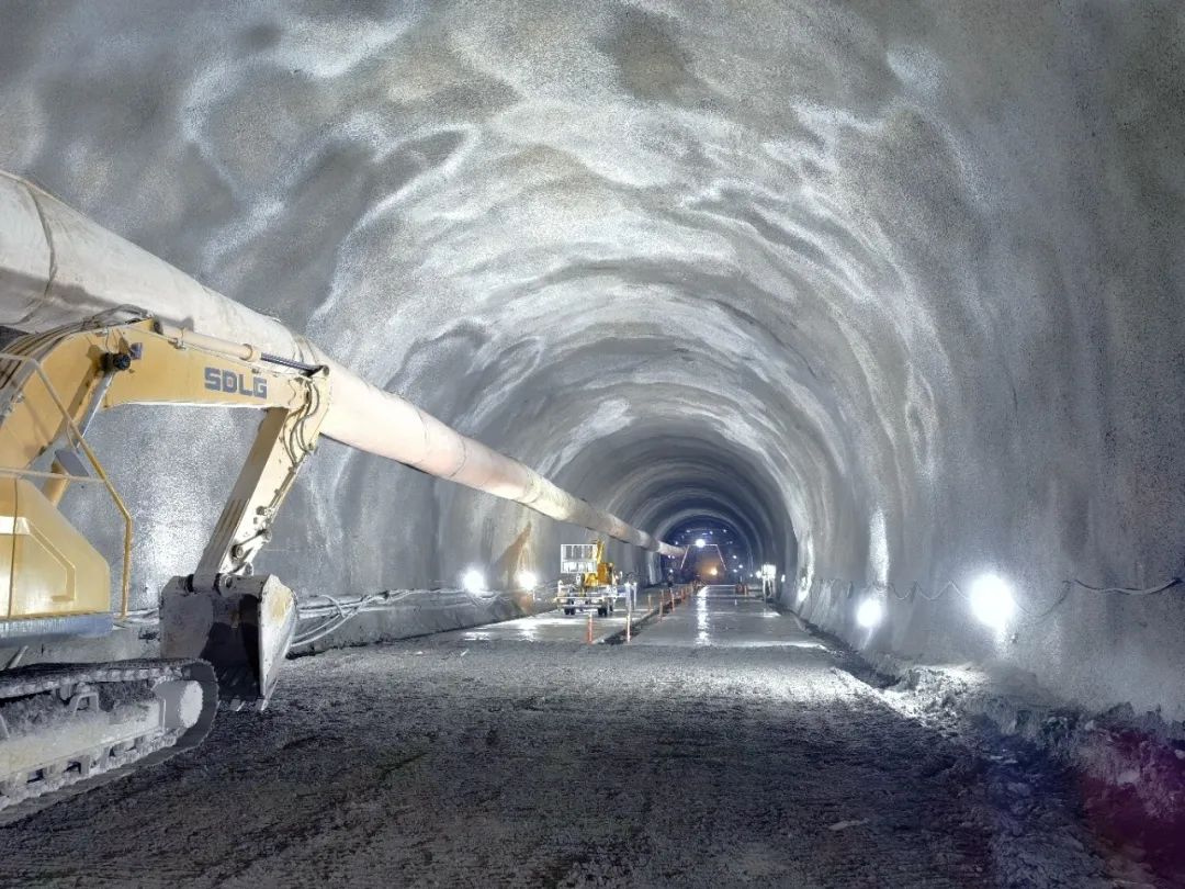 万米长隧终破壁！衢丽铁路丽阳山隧道全线贯通-9