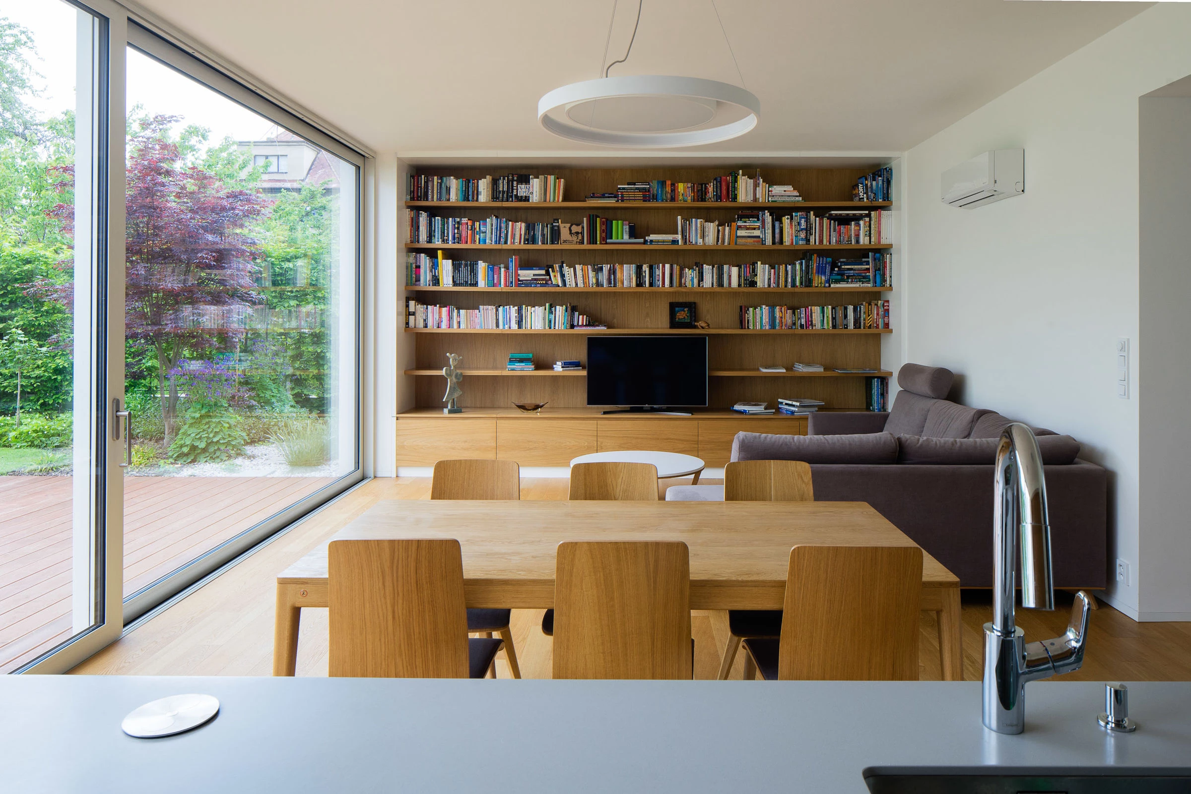 捷克家庭住宅,光影游戏中的自然采光设计-19