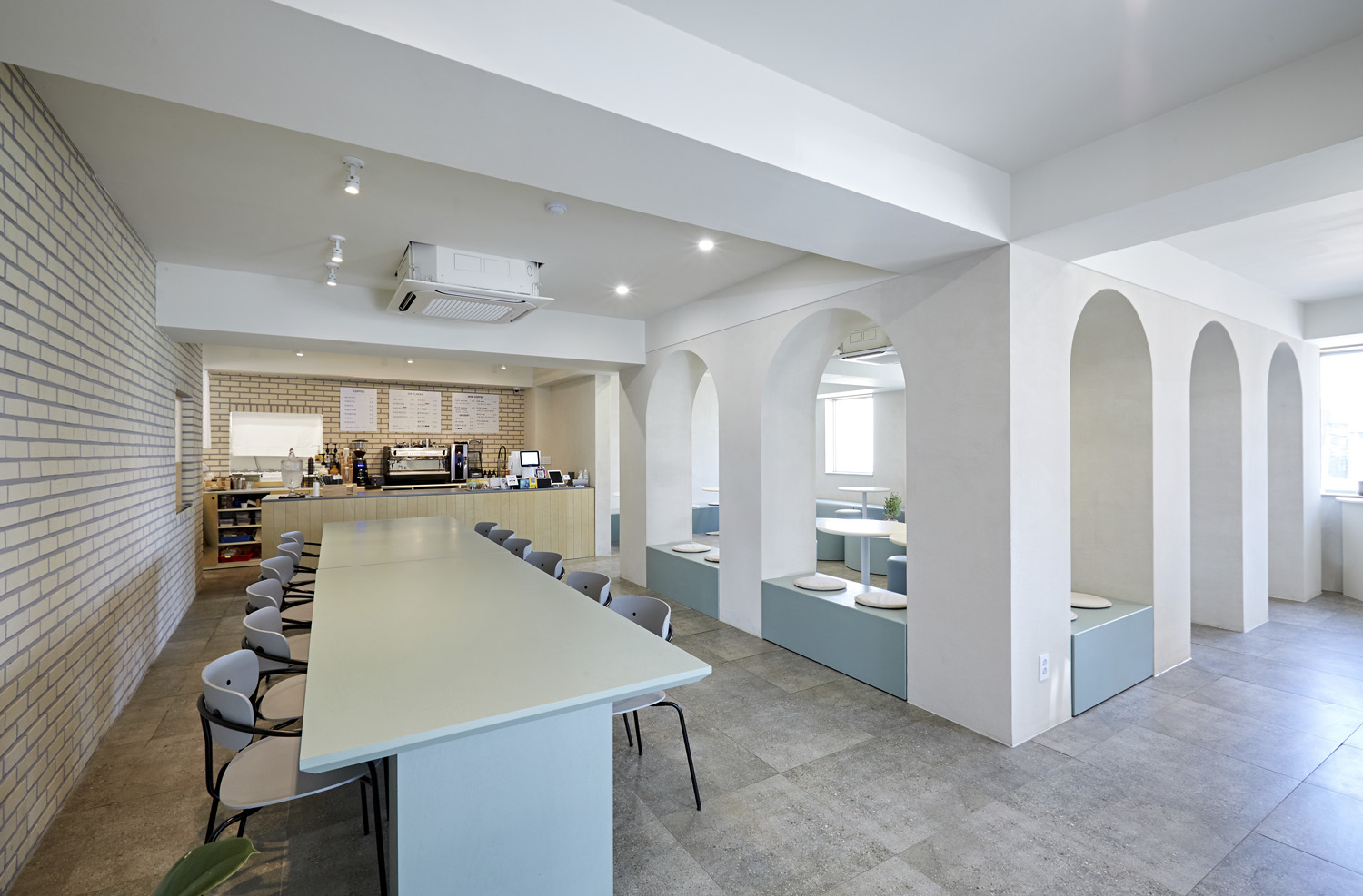 60 平冰淇淋专卖店，蓝绿色调打造甜蜜空间-5