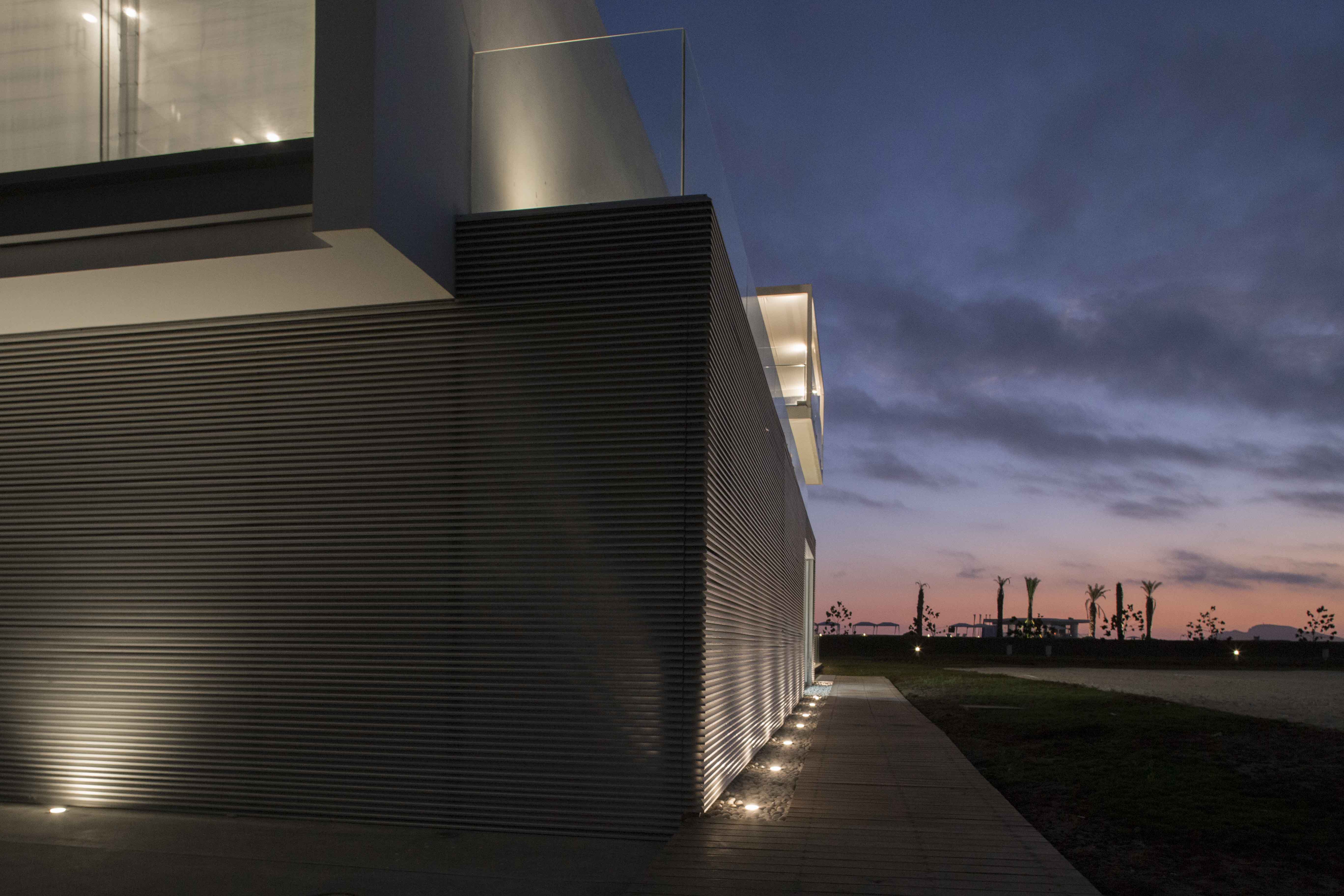 三立方体秘鲁海滩别墅 | 创新空间设计，三家庭共享和谐生活-54