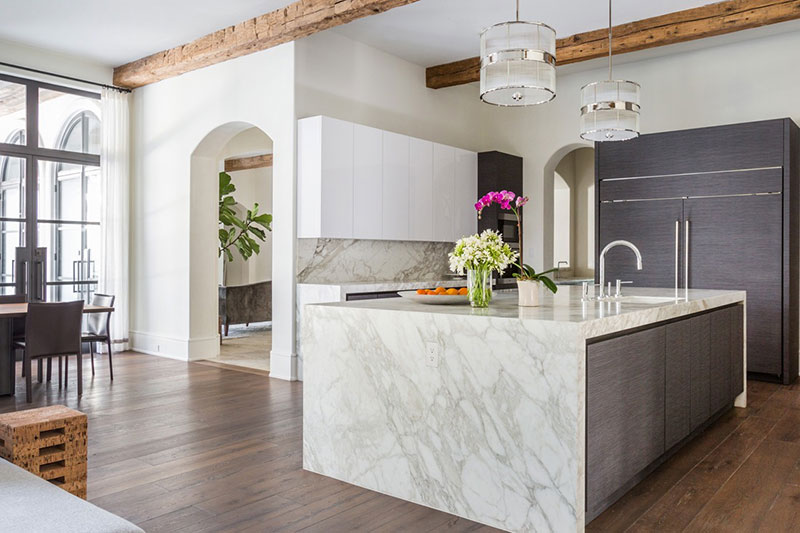 德州现代家居 | 黑白厨房与独特壁炉的完美融合-6