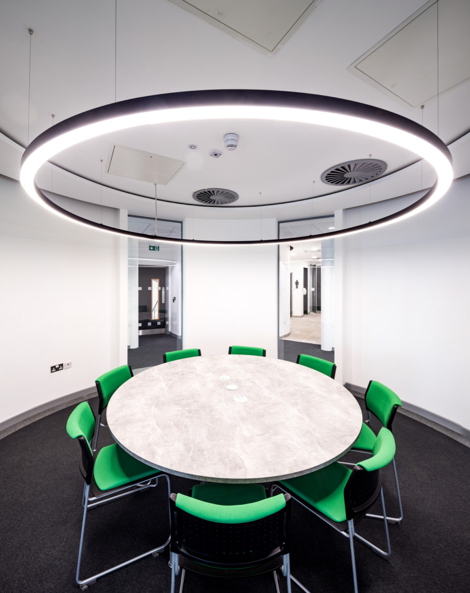 英国诺桑比亚大学计算机信息服务中心大楼-13