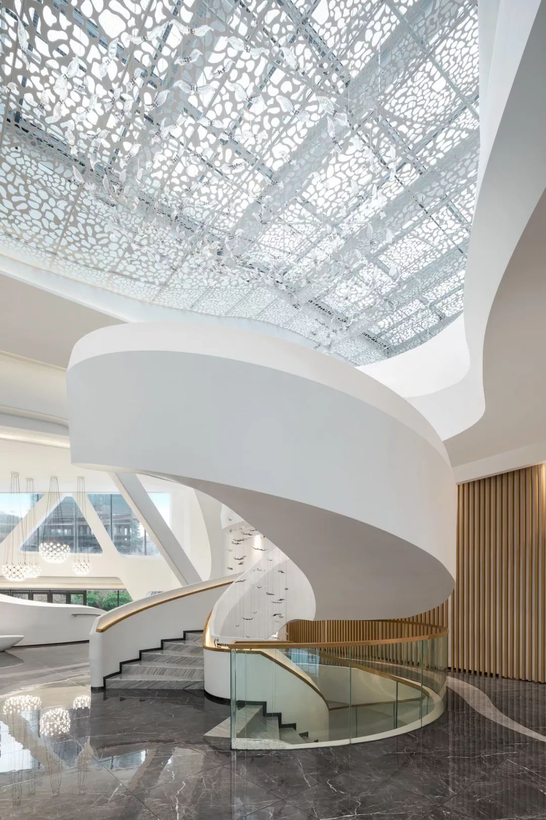 悬崖上的艺术馆 | 山海之间的白色梦幻空间-34