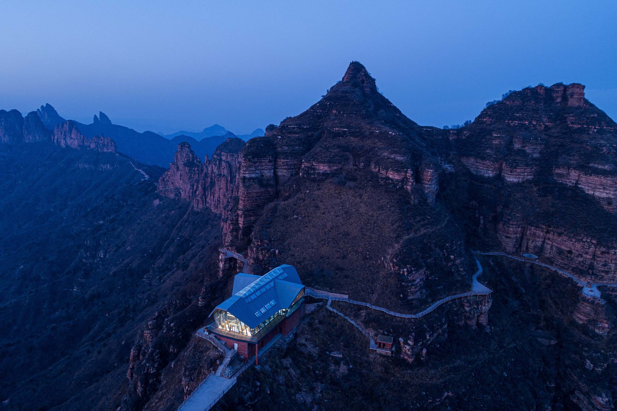 Restaurant on the Cliff / Skyland Architecture-16