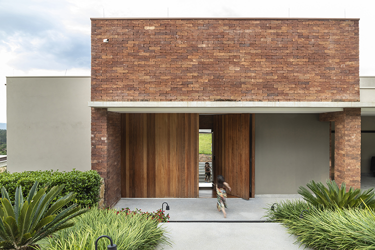 带高尔夫球场景观的住宅室内设计丨巴西圣保罗丨卡罗琳娜·加瓦（Carolina Gava）-10