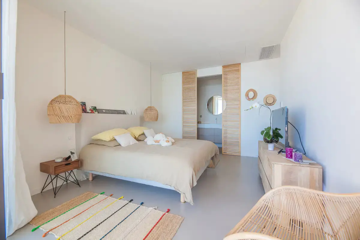 科西嘉海畔的完美融合 | 建筑大师的环保海景房-11