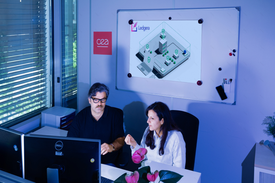 法国原子能委员会的肖像画
注:CEA一般指法国原子能委员会(Commissariat à l'énergie atomique et aux énergies alternatives ) -10