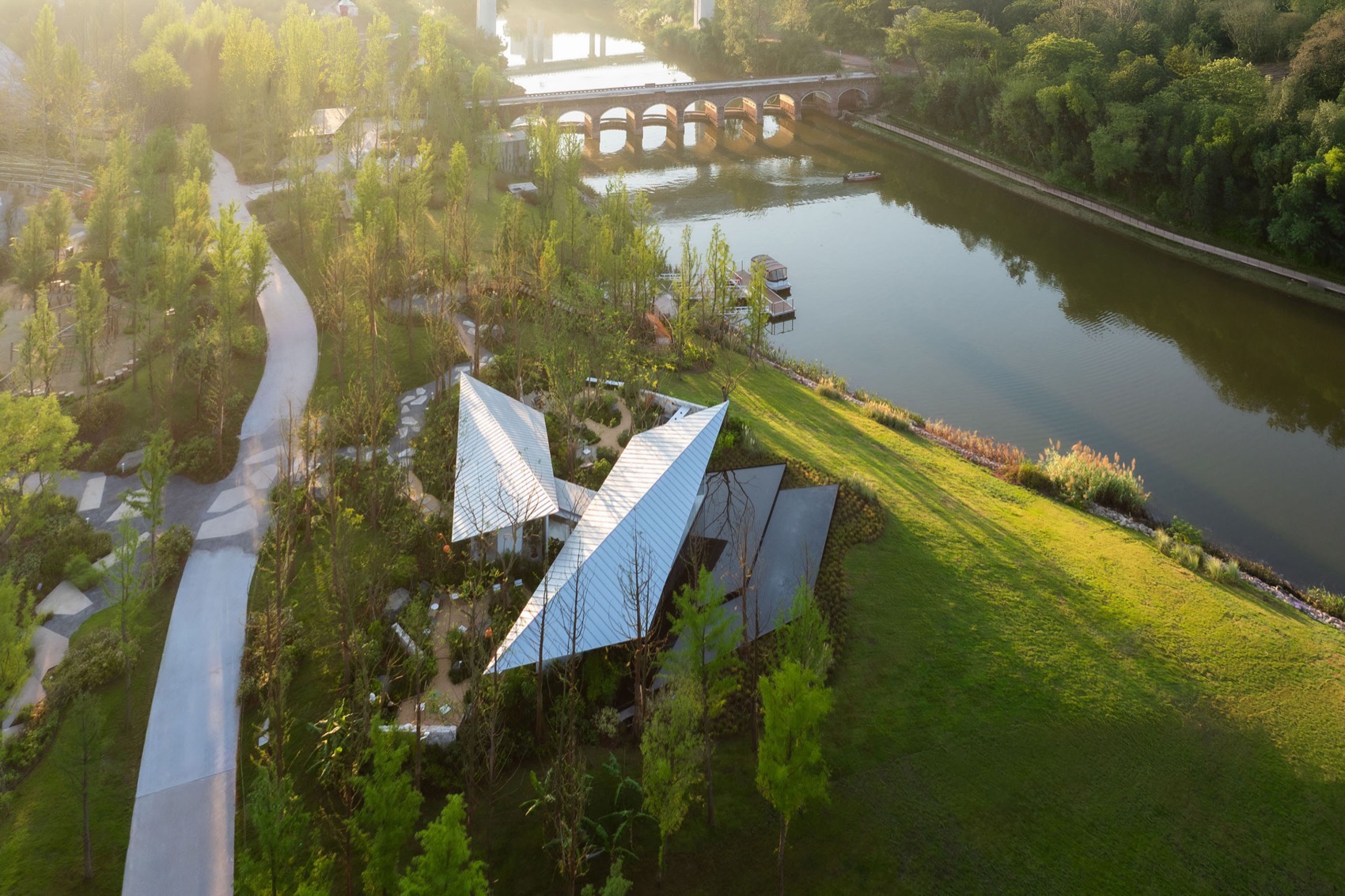 重庆麓悦江城咖啡厅丨中国重庆丨万华研发 + 直现建筑-7